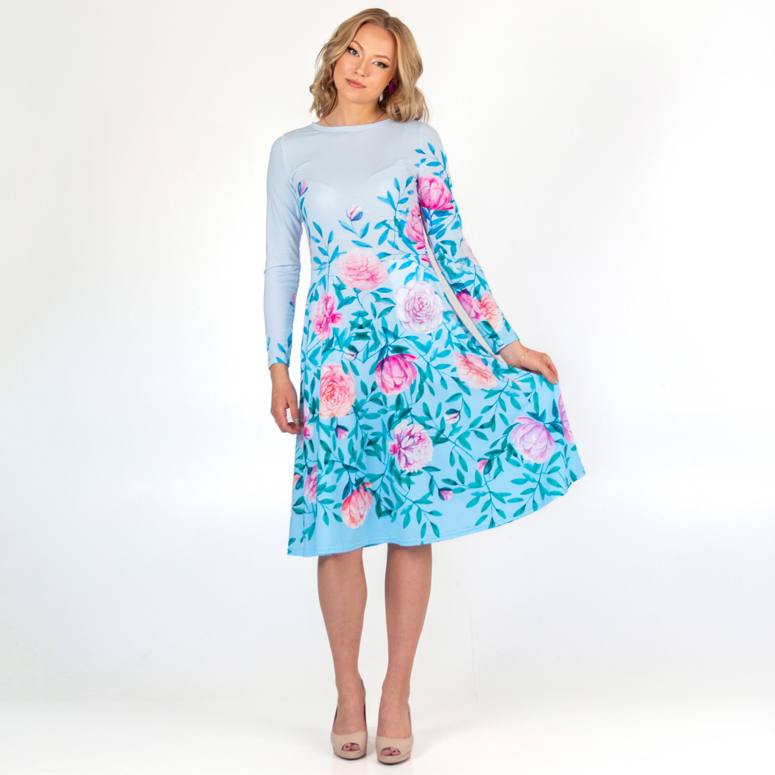 Taskutega midikleit pojengid Eesti disain Kantav kunst Alisa Vasina