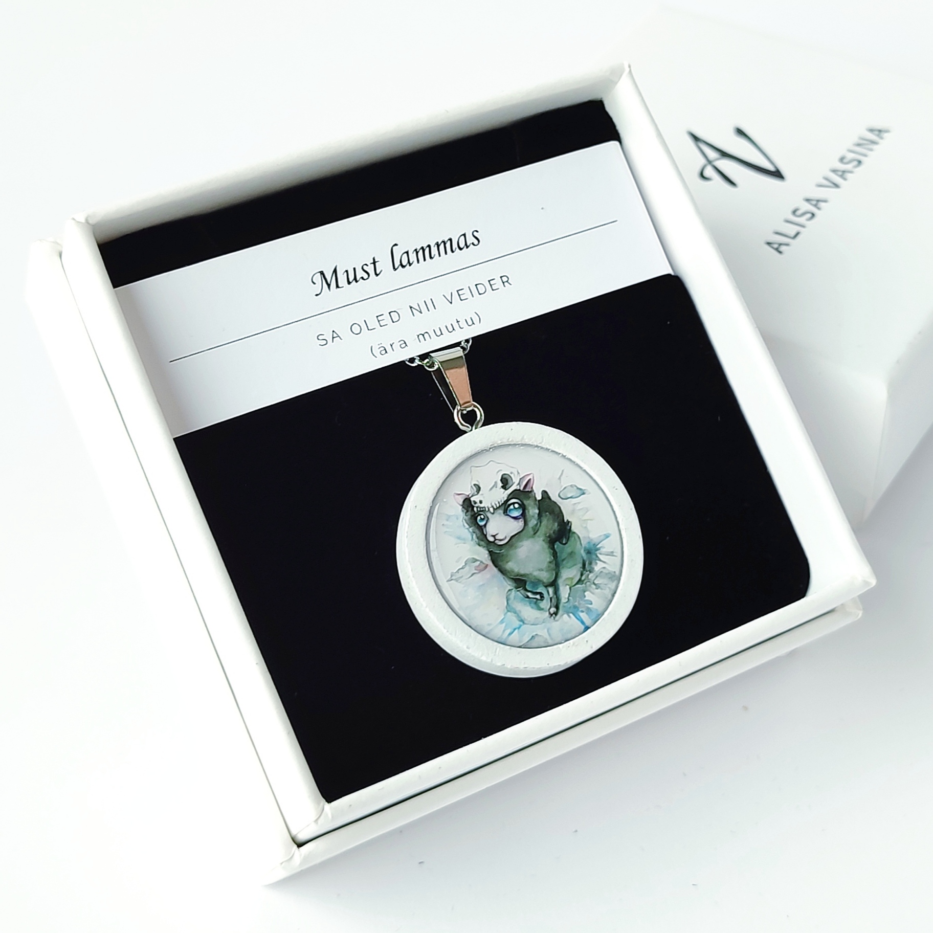 Kaelakee Must lammas