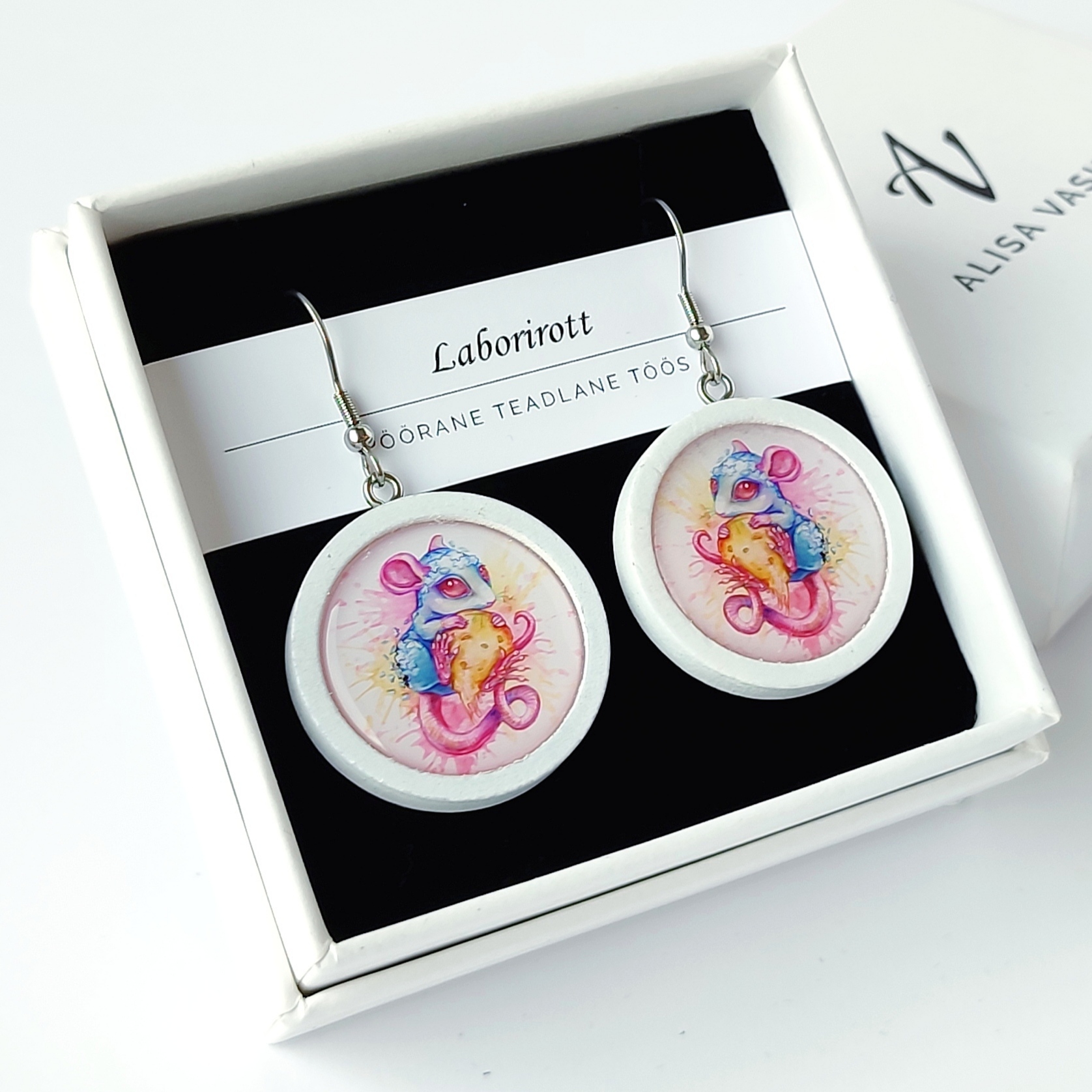 Laborirott Rippuvad kõrvarõngad Alisa Vasina Eesti disain