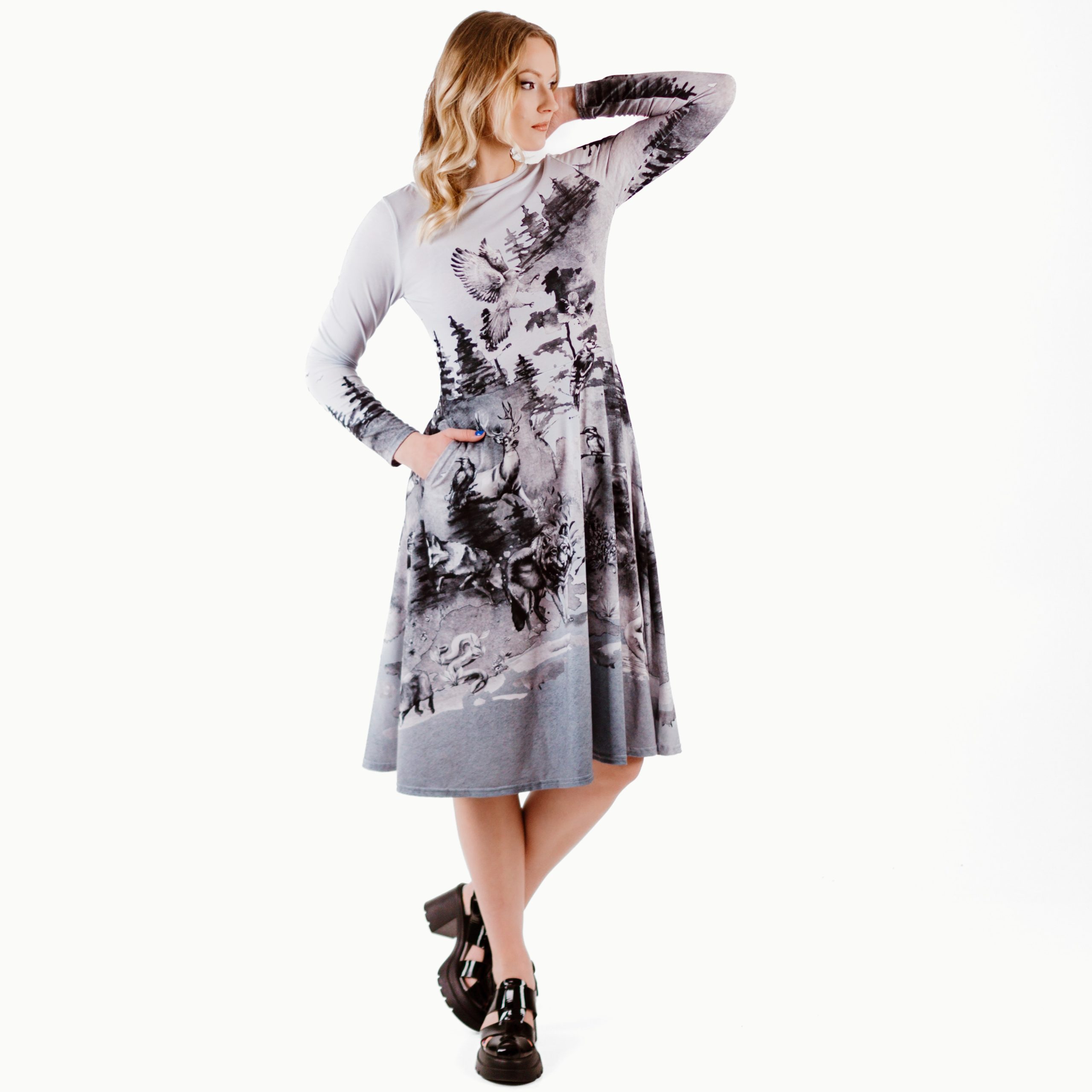 Taskutega midikleit karge mets Eesti disain Alisa Vasina kantav kunst